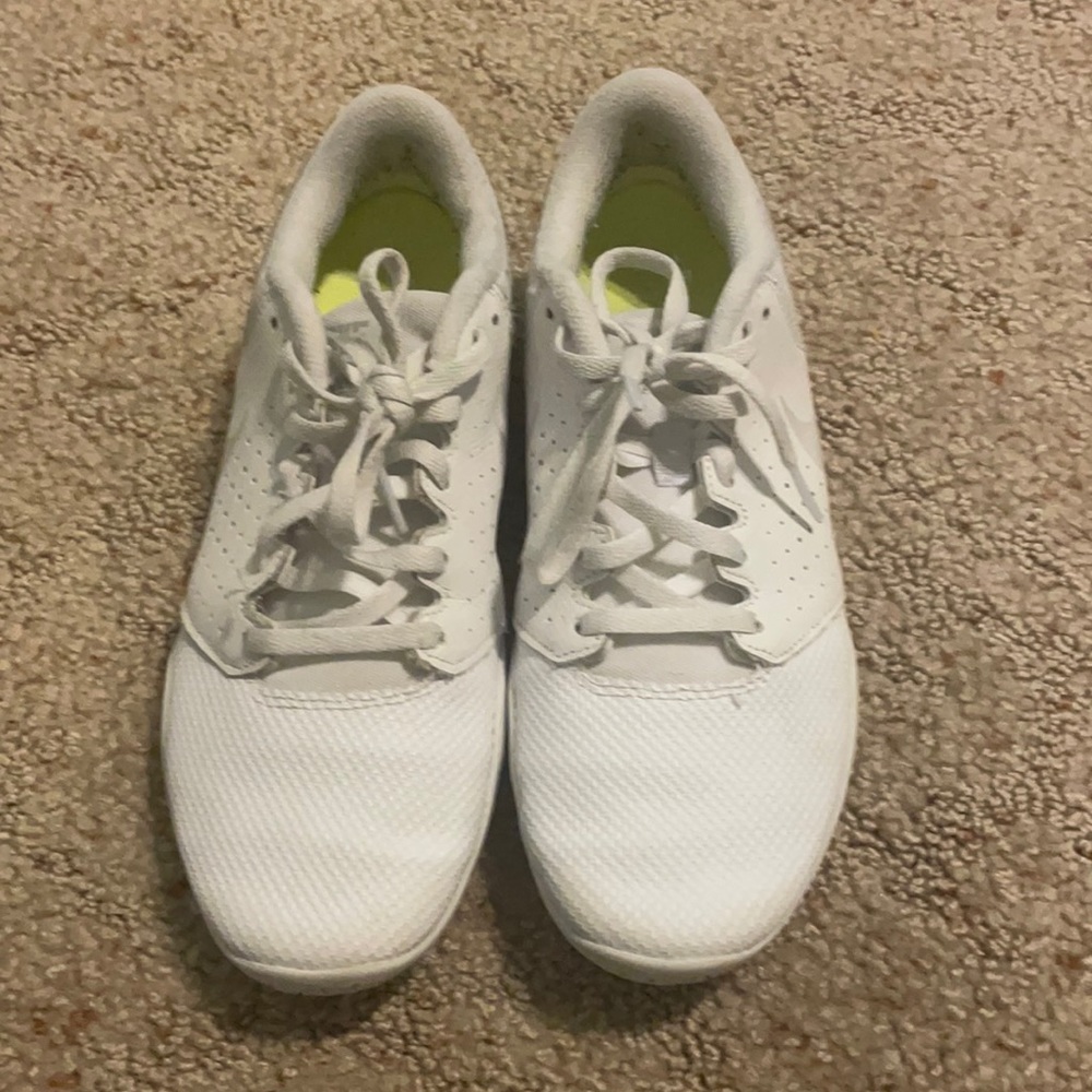 Women’s Nike size 6.5 cheer shoe. GUC